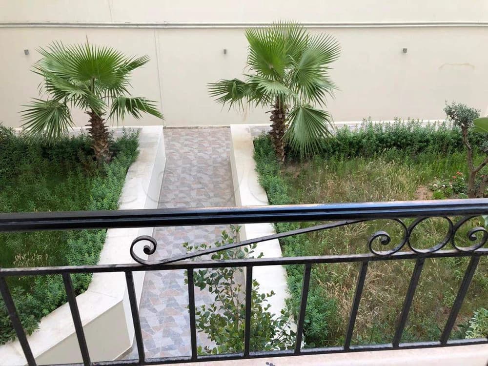 vente aouina wahat s+2 suite plus trois celliers p/parking 