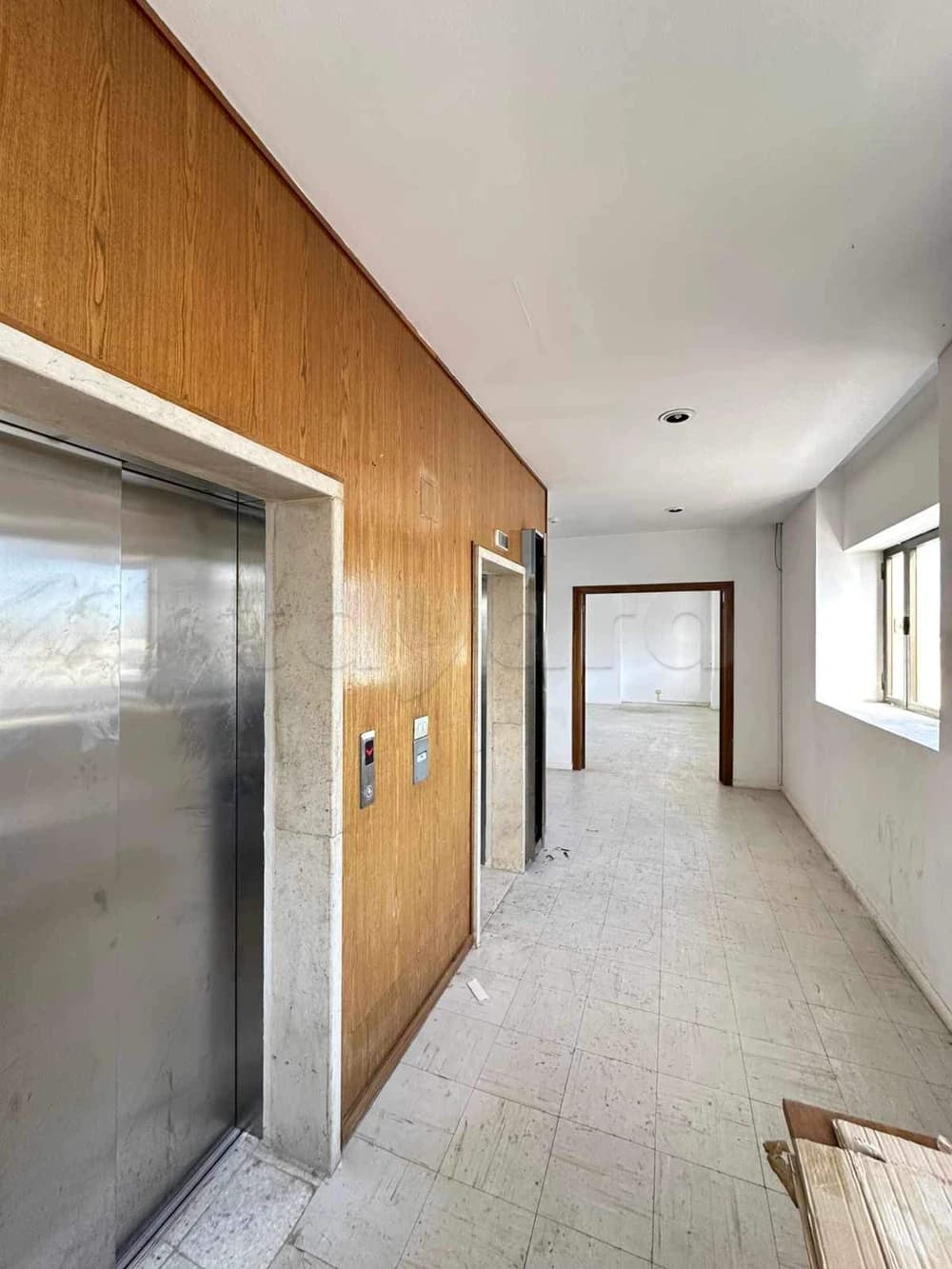 A louer Immeuble en R9 sup 2400m² à Lafayette