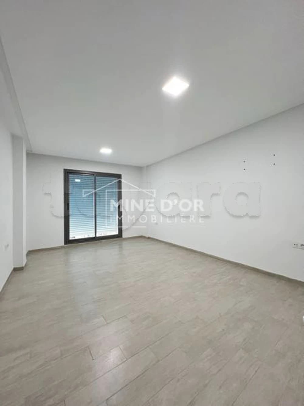 📍Monplaisir : à louer Bureau en 2 espaces 