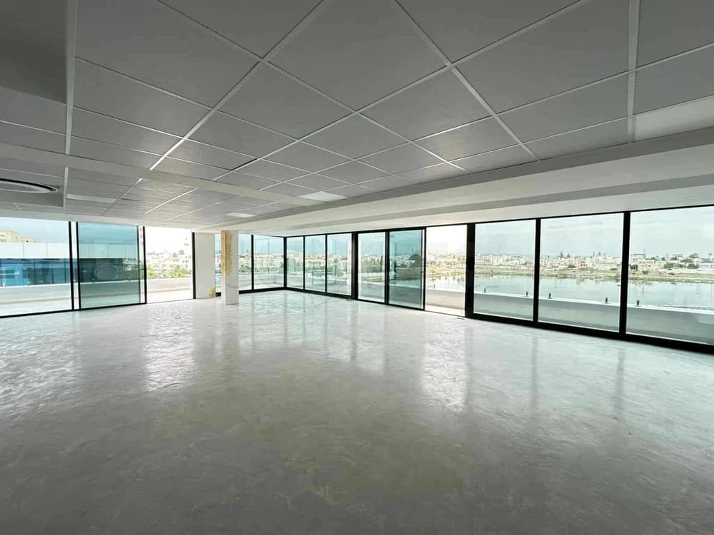 A louer Plateau neuf sup 470m²  Lac 3