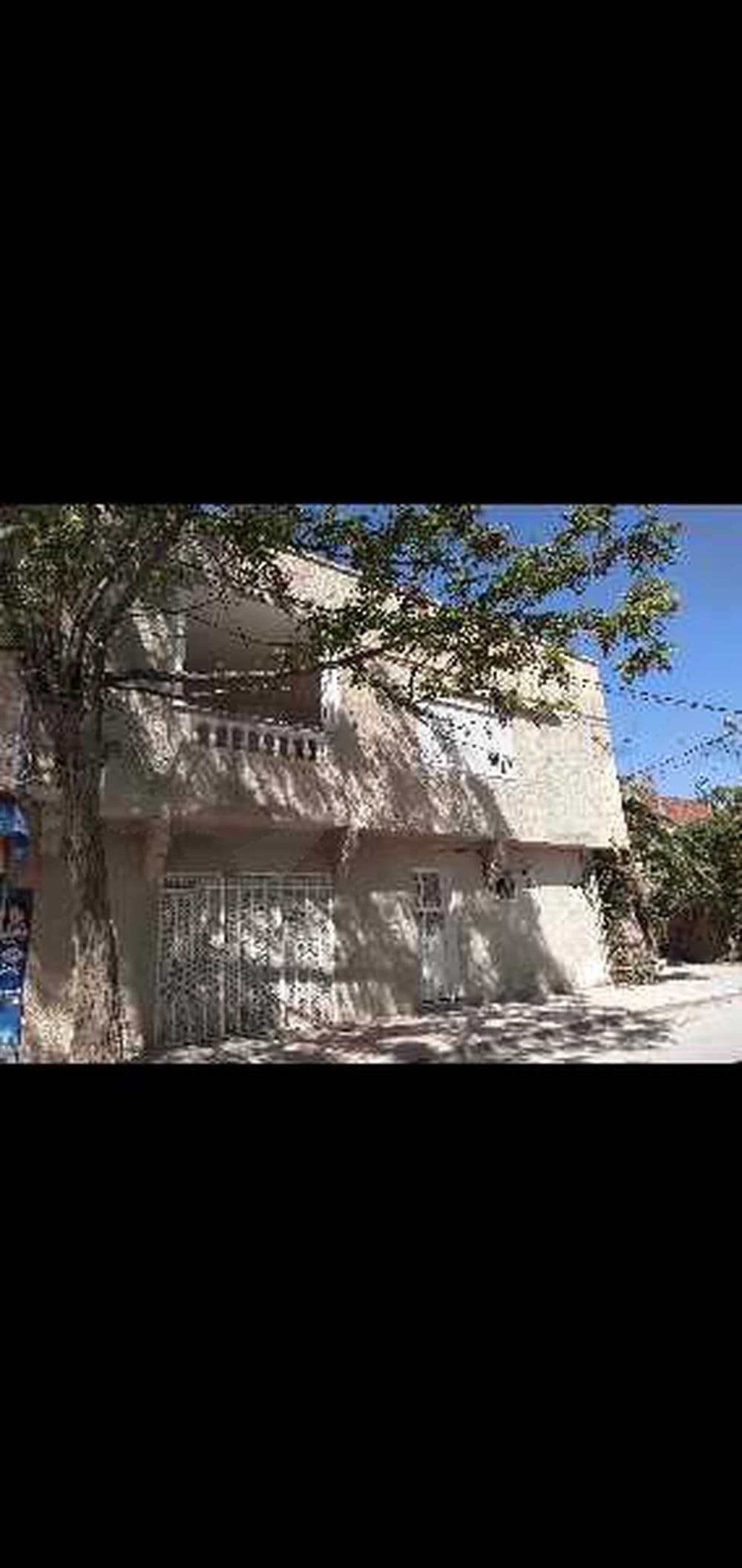 à vendre maison deux étages et garage 