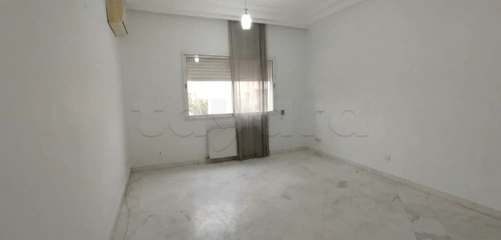 Bel Appartement en Rez-de-Chaussée – Aïn Zaghouan Sud