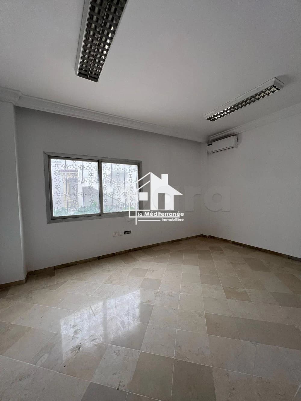 A louer un bureau H+1 au Bardo