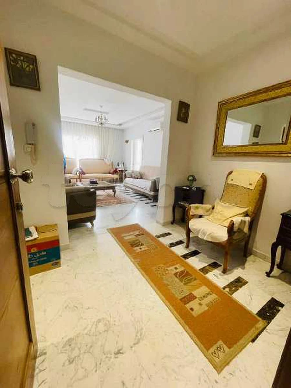 À vendre : Appartement S+3 à Menzah 9C , avec 2 places de parking ss et un cellier 