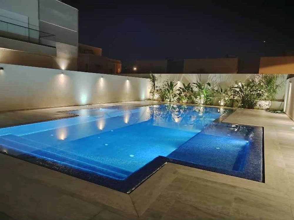 Coquet s+1 avec accès salle de sport et a 10min de l'aéroport tunis