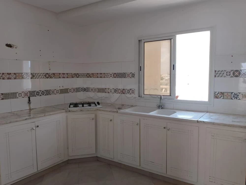 A louer un appartement S+1 au centre h.lif 