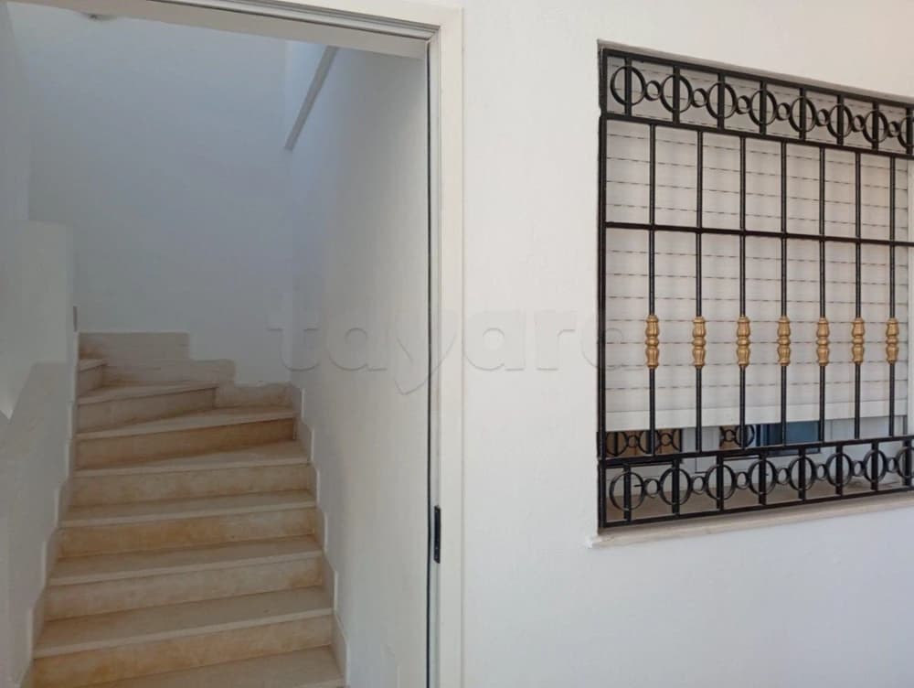 Location d'un étage villa à cité la Gazellele essahafa Ariana