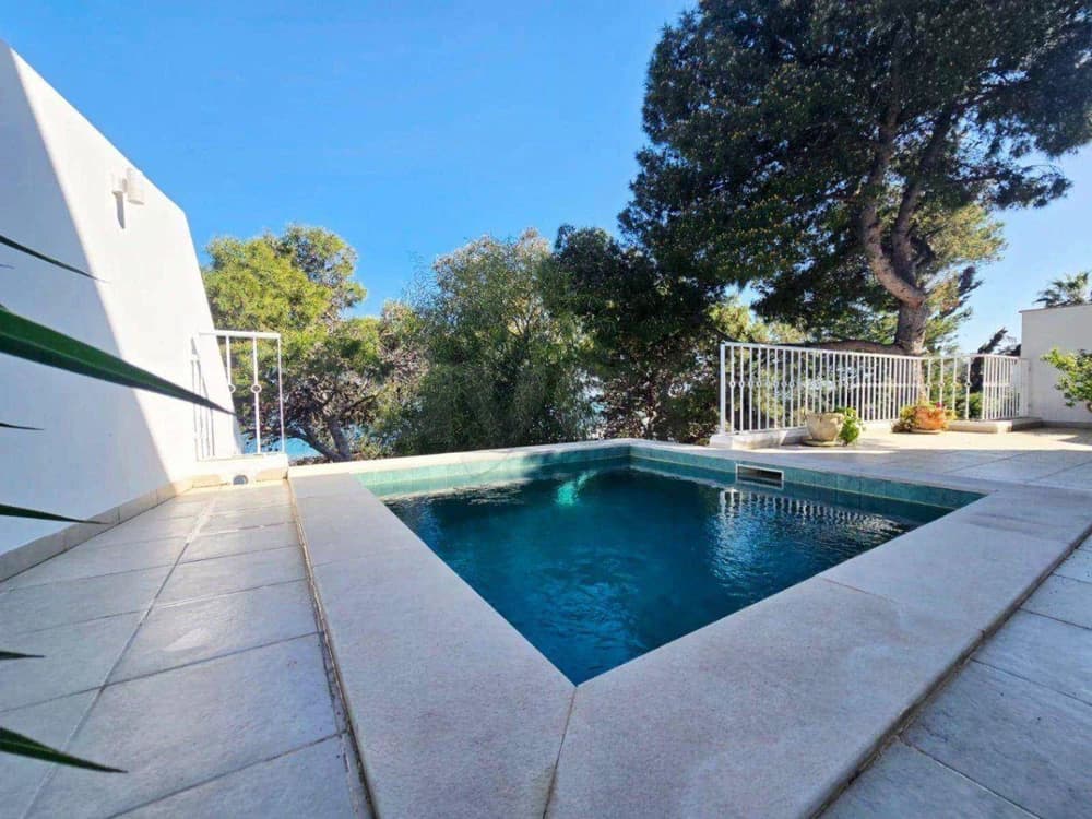 A louer une villa avec piscine à la Marsa avec une vue sur mer 
