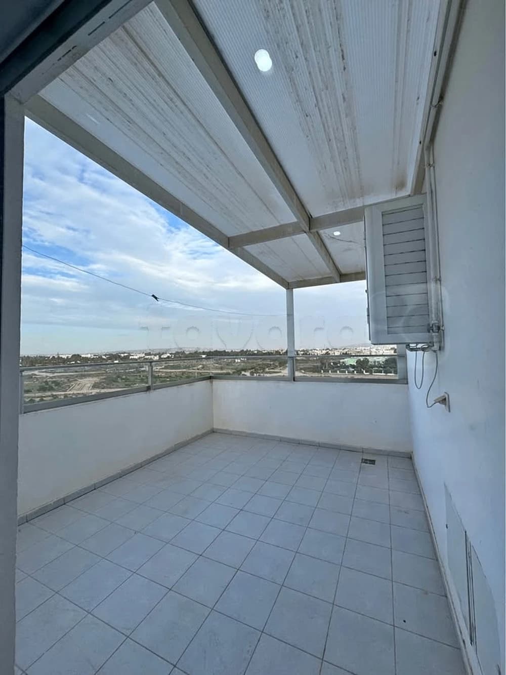 📍 a vendre s+1 avec parking ss – Vue dégagée sur la Clinique La Soukra