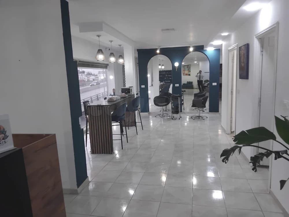 LOCAL 200M2 A EZZAHRA