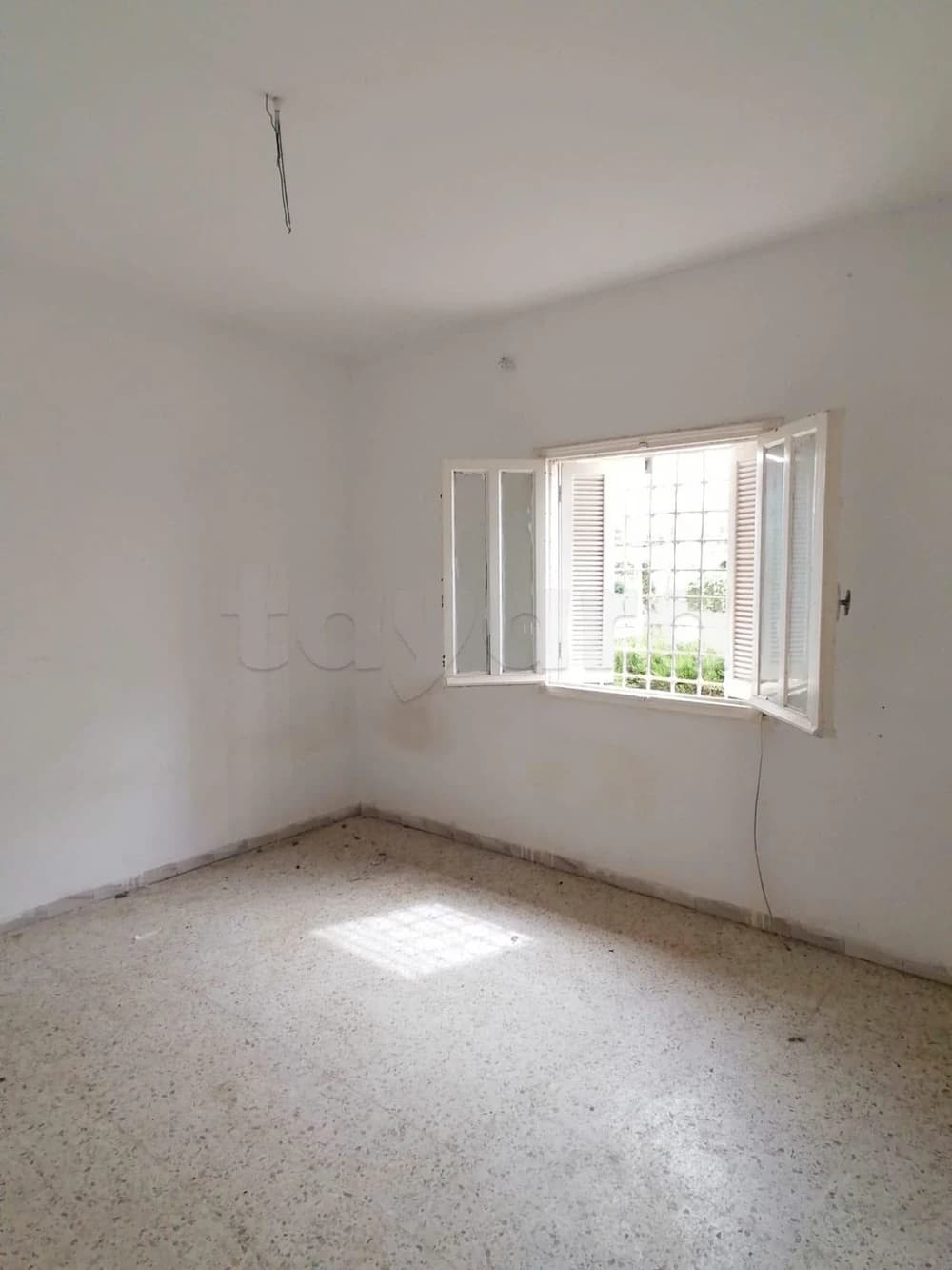 A VENDRE UN APPARTEMENT S+1 AU RDC A EZZAHRA