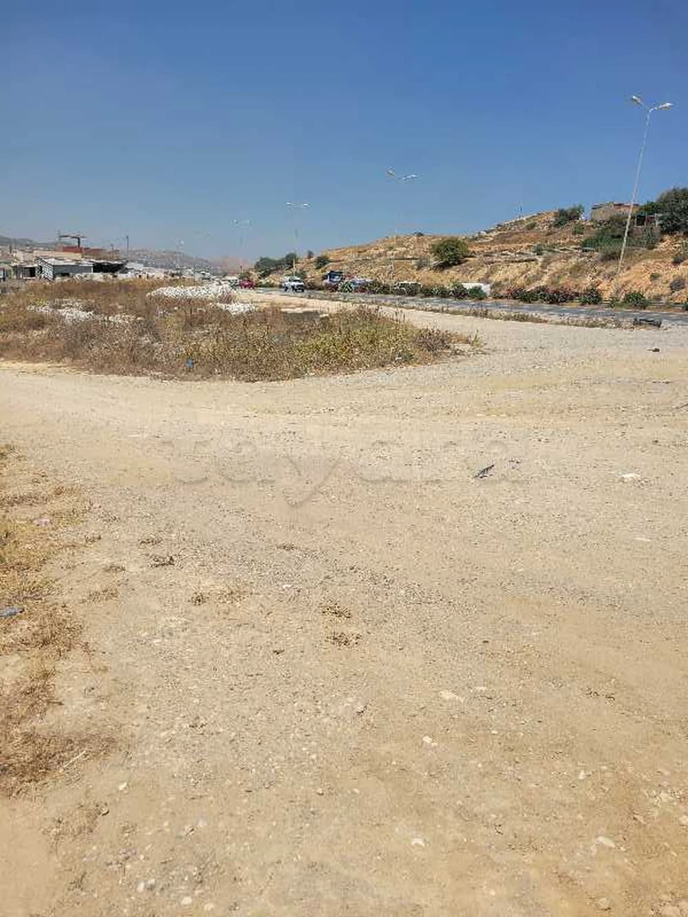  النحلي اريانة فرصة 500متر ا للبيع 