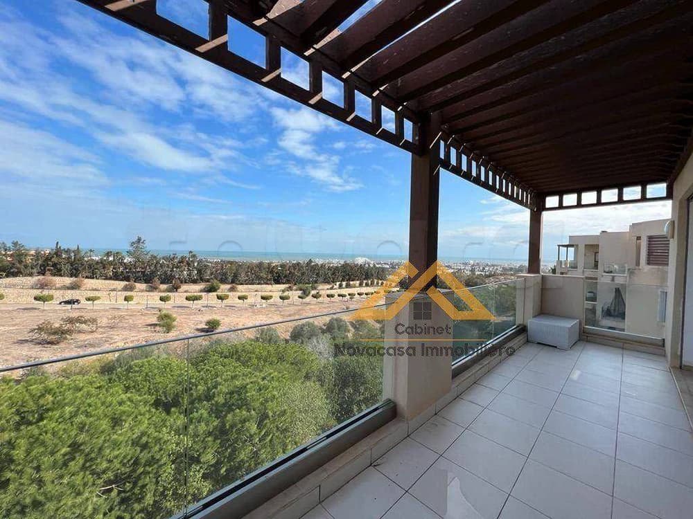 A vendre un appartement s+4 à la baie des anges 