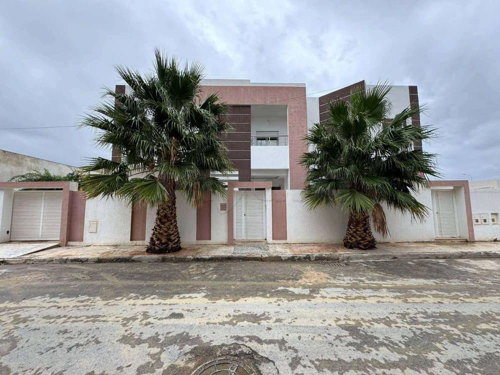  Villa de 418 m² à  Borj Cedria