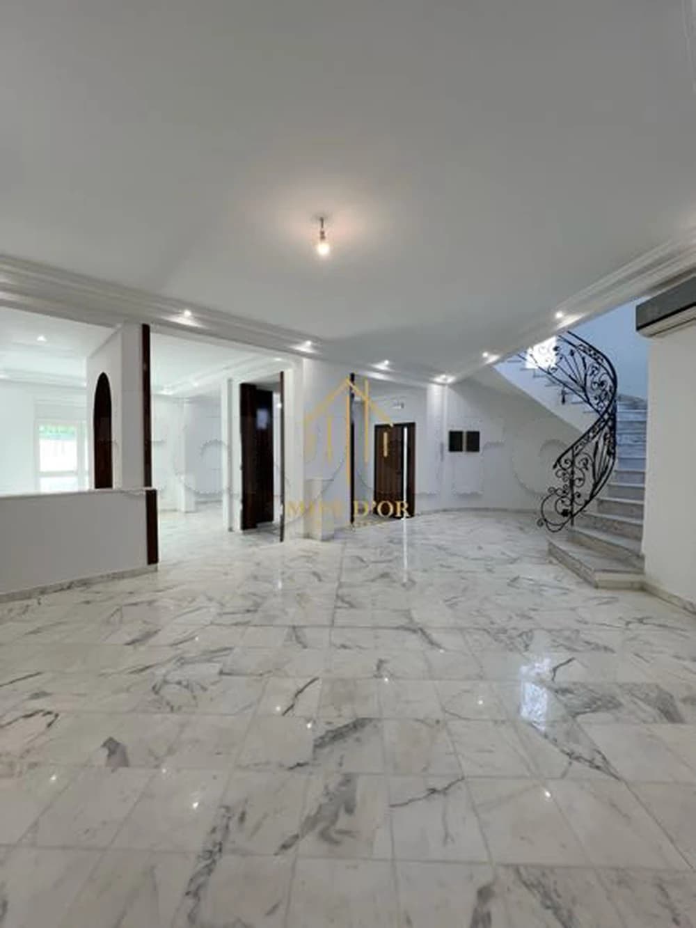 📣 À Louer Villa indépendante à L’aouina 