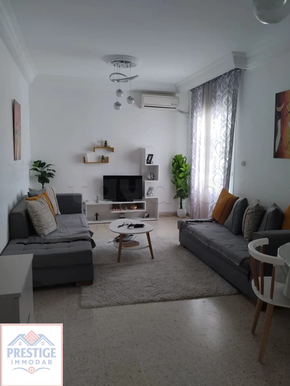 À VENDRE – S+3 + Place de parking  (4 ème étage avec ascenseur )📍Borj Louzir Cité La Santé