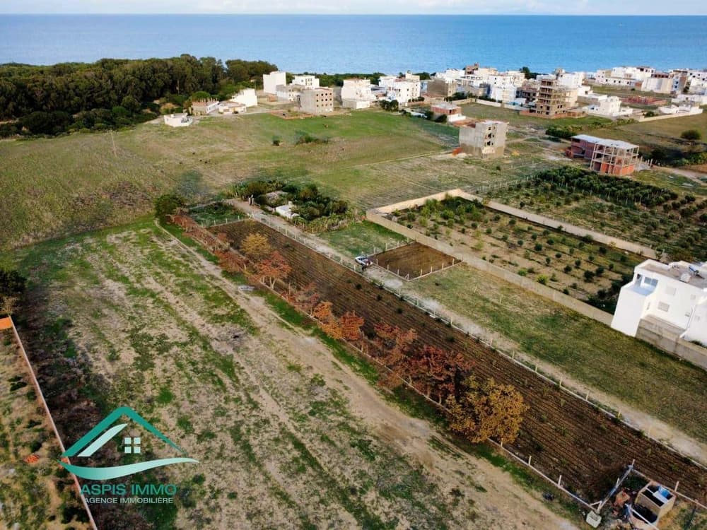 Terrain d’habitation à 400 mètres plage Ezzahra hammam ghzeez