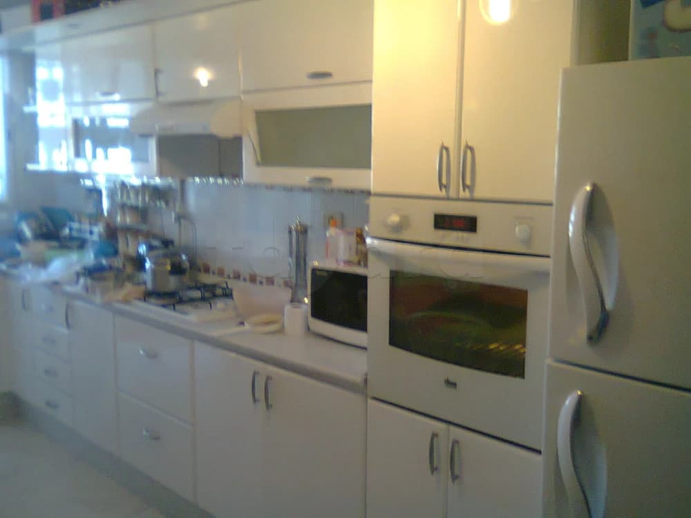 A louer appart S+4 de 220 m² à 150 m du lycée Menzah9