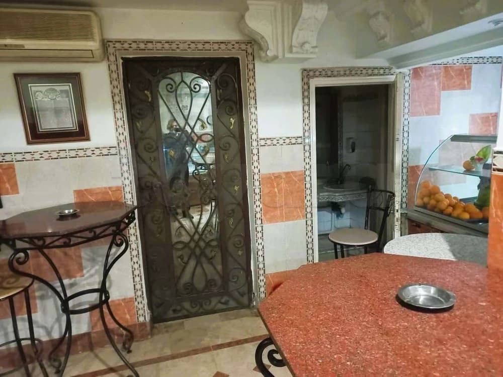 Buvette et fast-food près du Palais de Justice FC à vendre