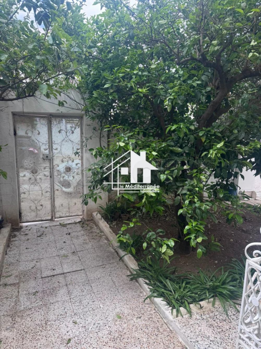 A louer étage de villa S+3 situé au RDC au bardo cité fatouma