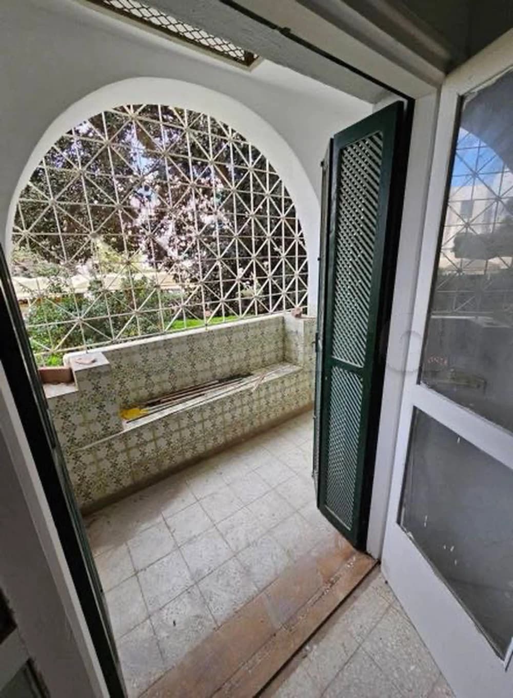 📍 RIADH EL ANDALOUS : APPARTEMENT S+4 AU REZ-DE-CHAUSSÉE À VENDRE