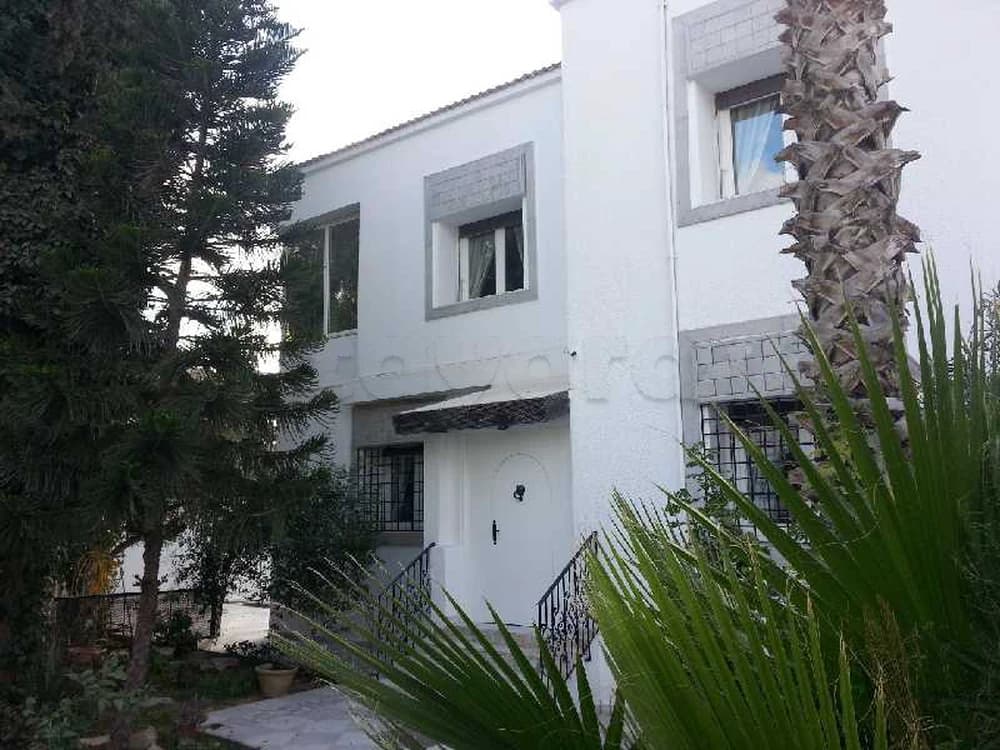 A vendre villa avec piscine 