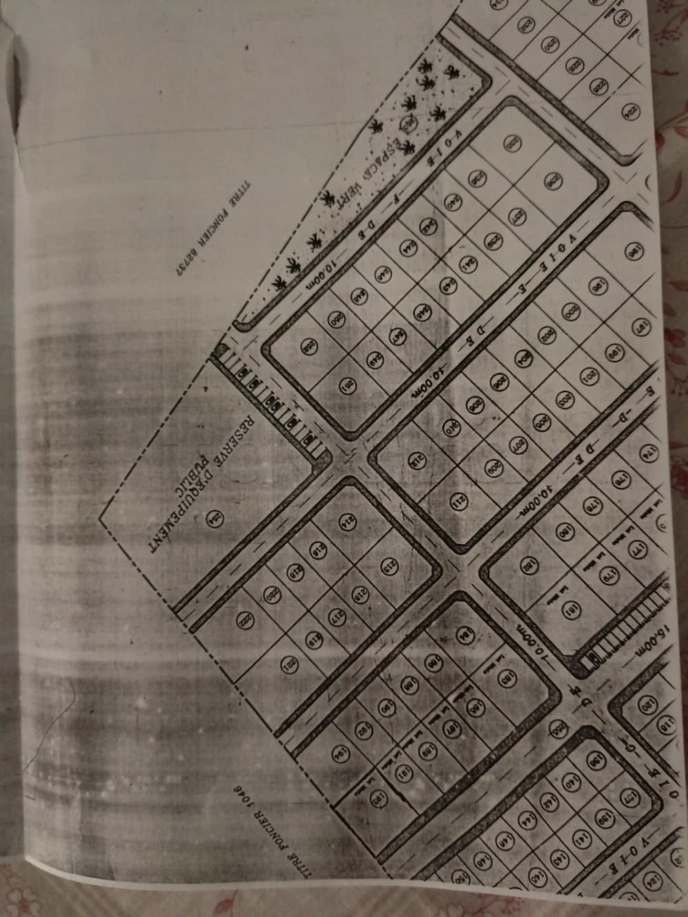 À vendre un lot de terrain de 370m2