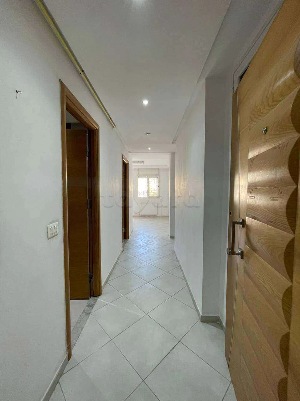 L'Aouina appt S+2 usage bureau 