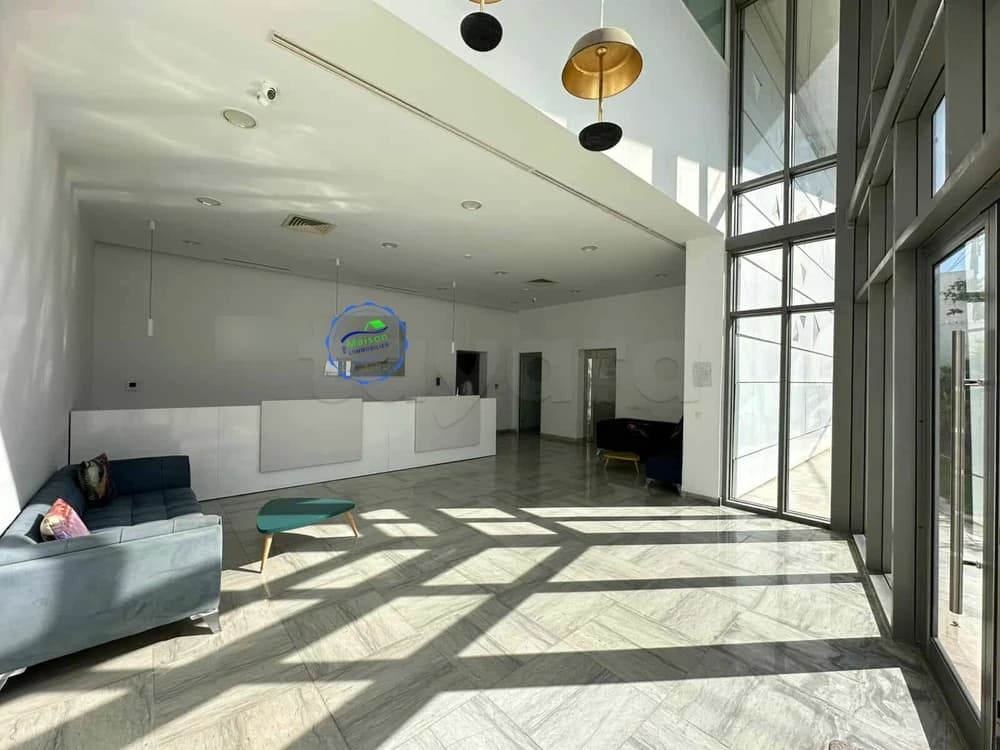 Location plateau moderne prestigieux 350 m² à El Omrane