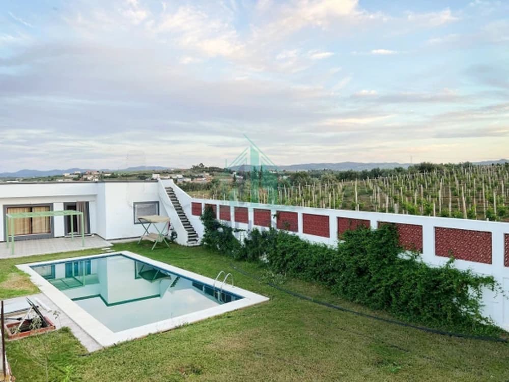 Une Ferme de 3 hectares à Mornag