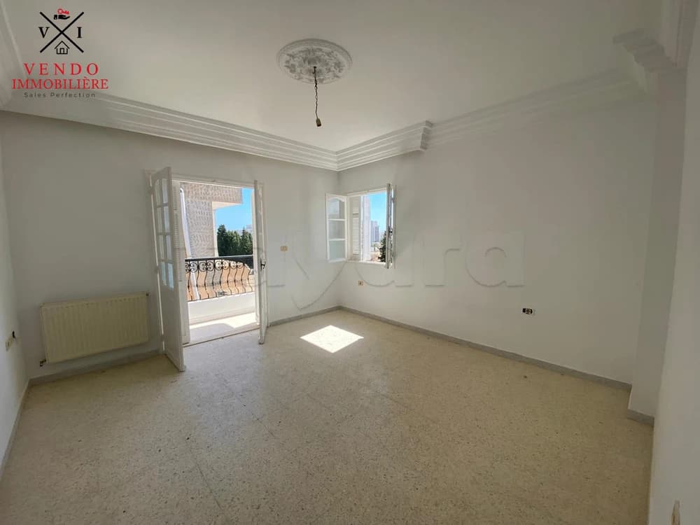 🌟 شقة S+2 في شط مريم (كراء سنوي) – فقط 600 دينار شهريًا