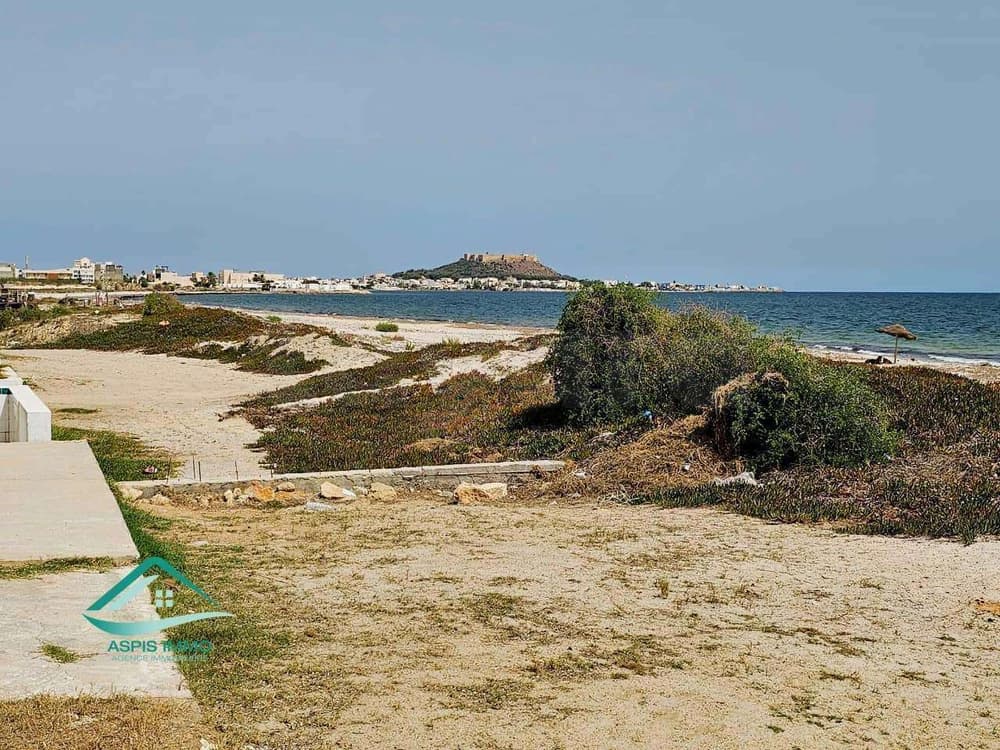 Studio en cours de construction 2 éme position plage  Kelibia