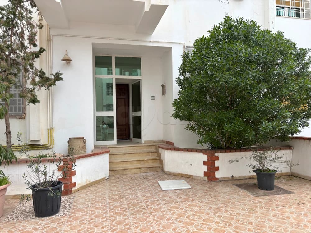 Apparemment à louer Naser 1