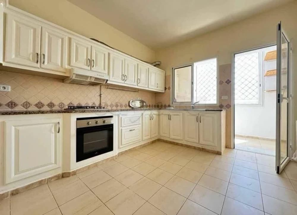 📍JARDINS D’EL MENZAH 2: REZ-DE-CHAUSSÉE D’UNE VILLA S+3 A LOUER