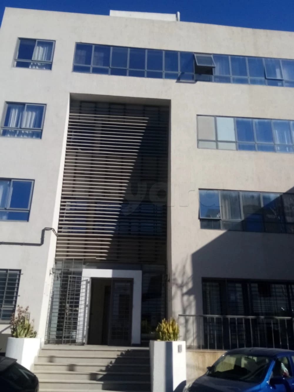 super immeuble r3 luxe pres av khaireddine becha