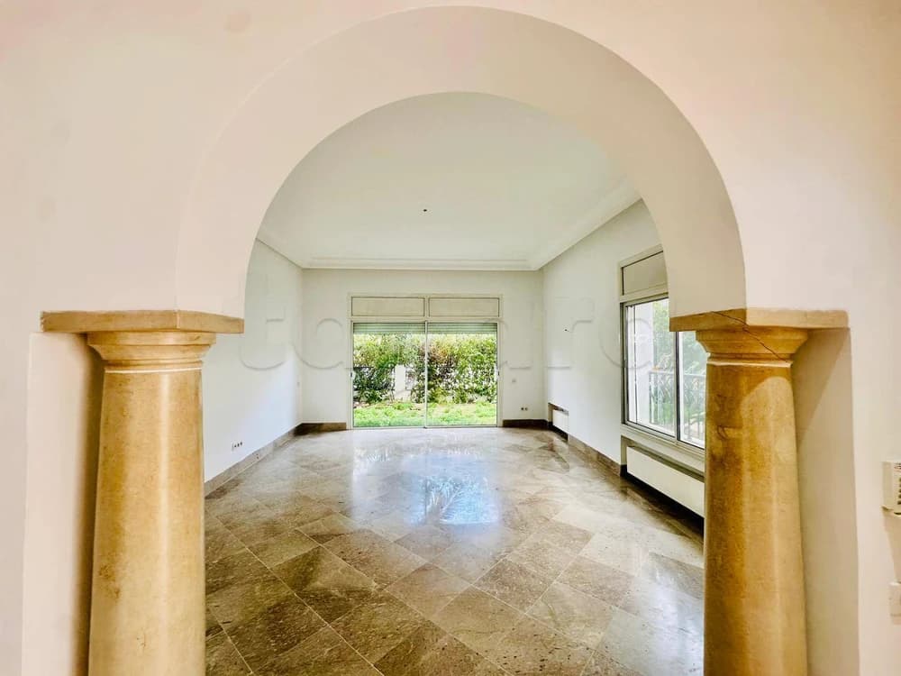 A louer un s+2 à la Marsa avec jardin 