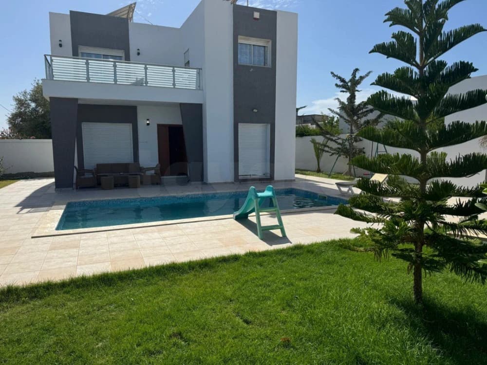 villa avec piscine titre bleu à Djerba arkou à vendre