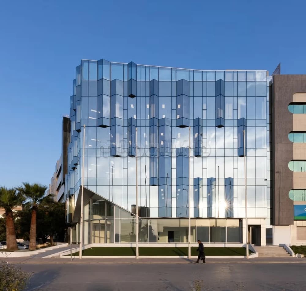 A louer immeuble R1 en 20 pièces av principale à El Menzah 6