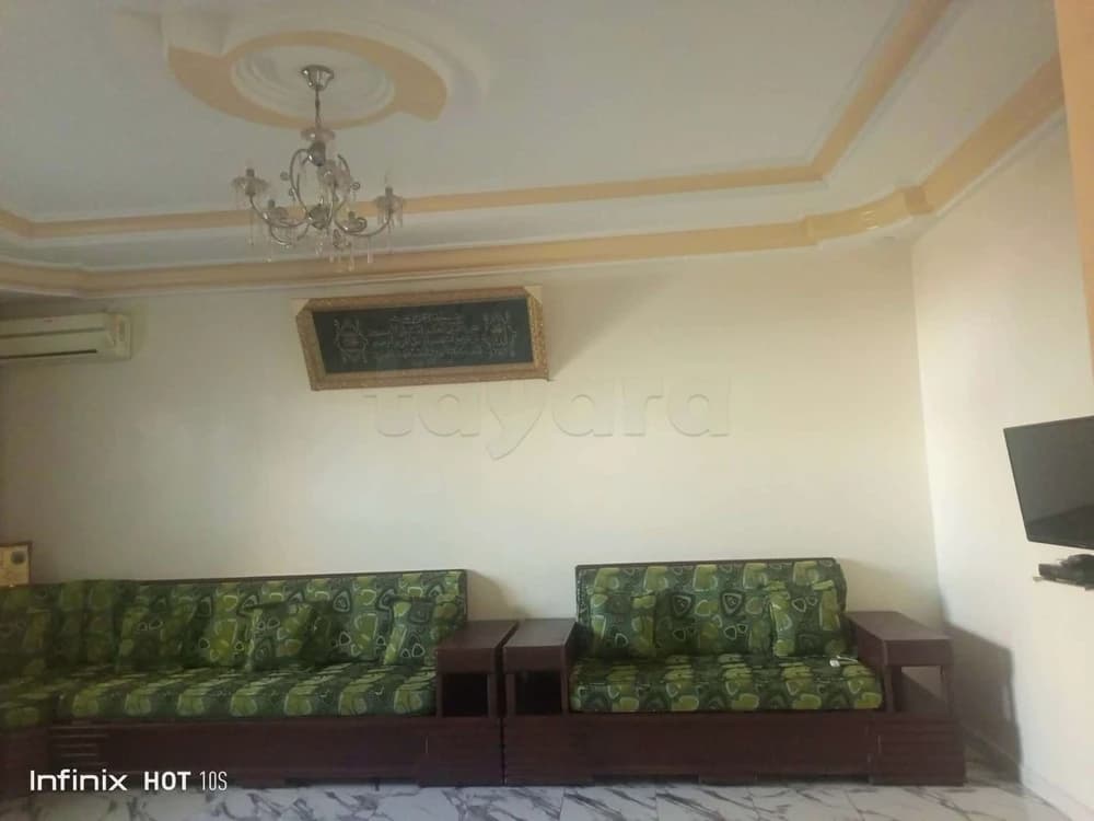 Maison spacieuse à vendre - 2 étages, jardin et garage - à 10 min du centre ville