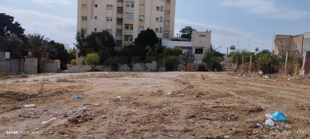 un terrain 880m2 a bardo ras tabia situé tout près du la route x 