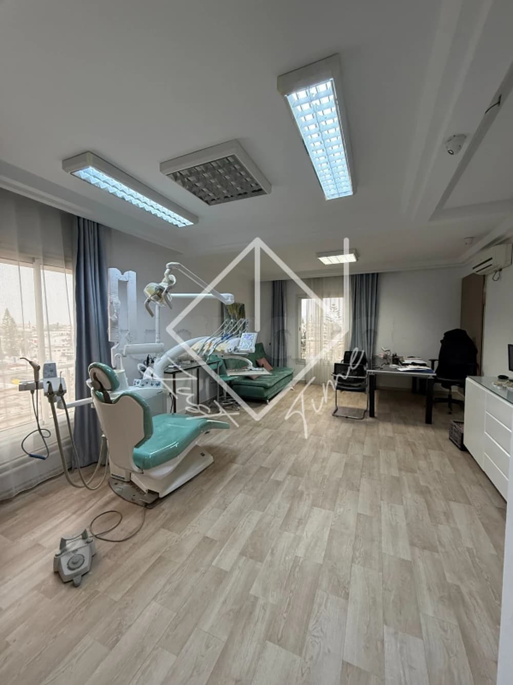 À vendre cabinet dentaire s+1 à cité el ghazela