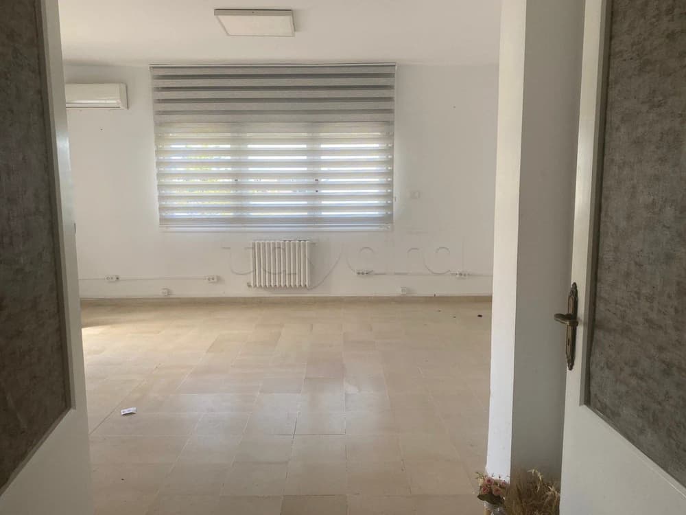 un appartement à usage habitation ou  bureautique 