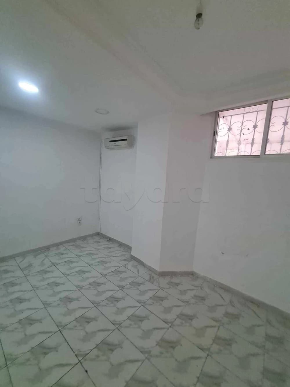 Bureau s plus 2  a el manar 2 wb4144