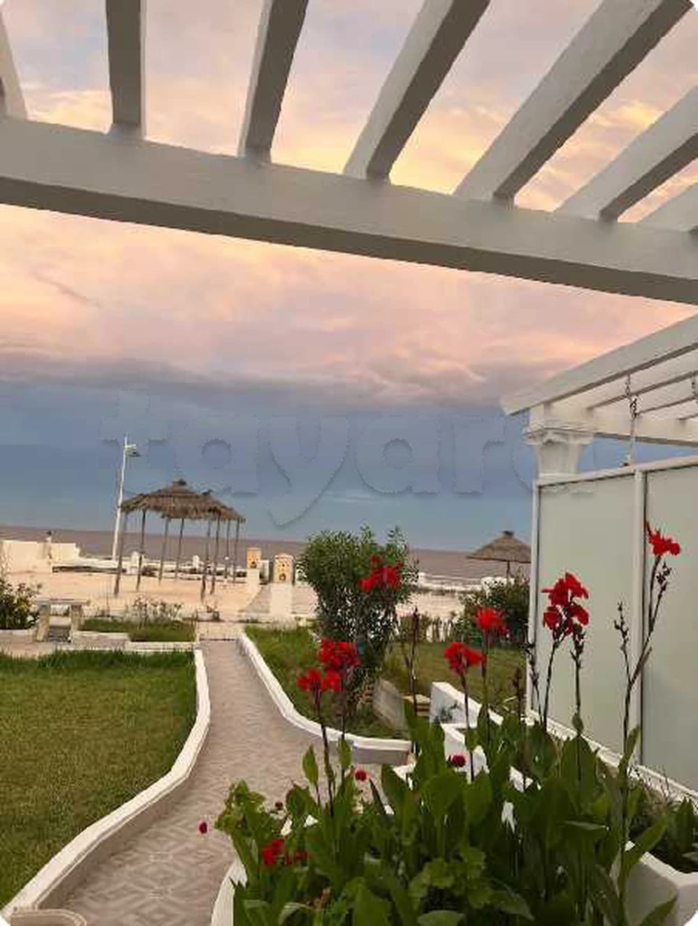 🌊 Séjour de Rêve : Bungalow Vue Mer à Kélibia – Pieds dans l'eau 🏠