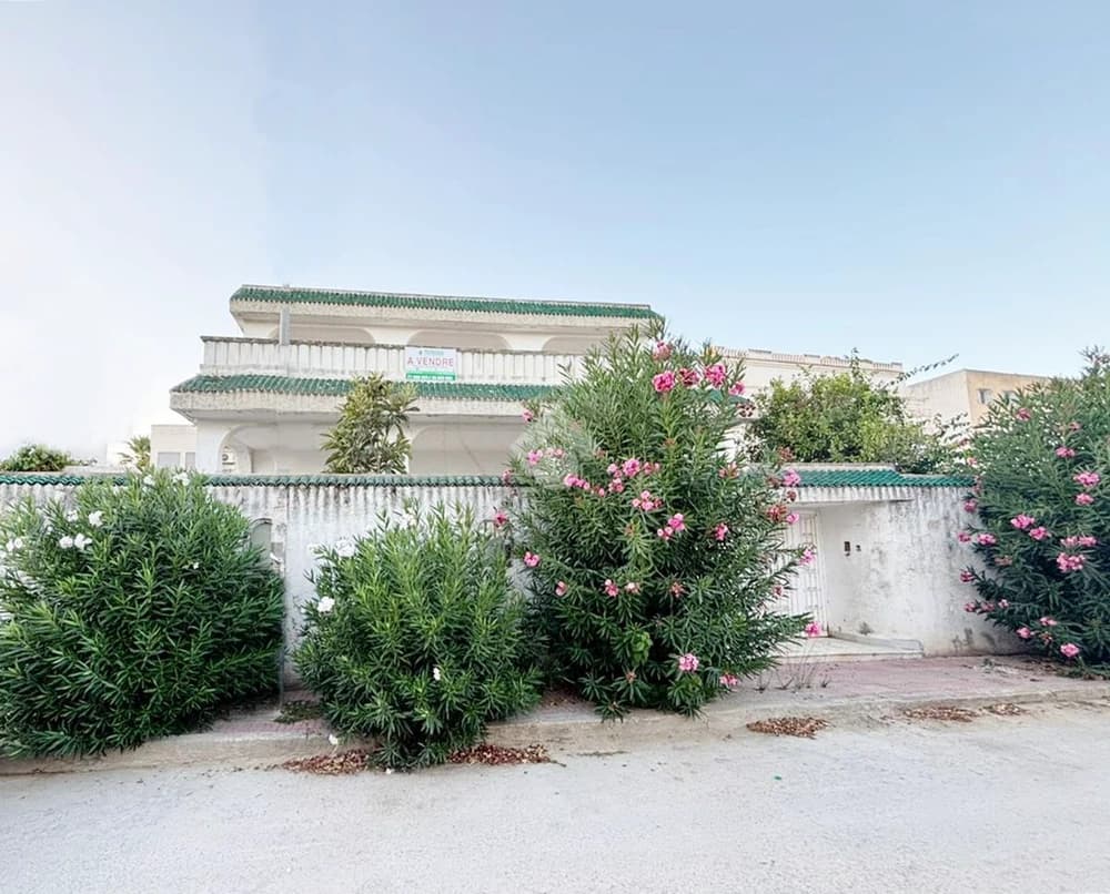  Á  vendre : Villa de 400 m² sur un terrain de 515 m² à Manar I