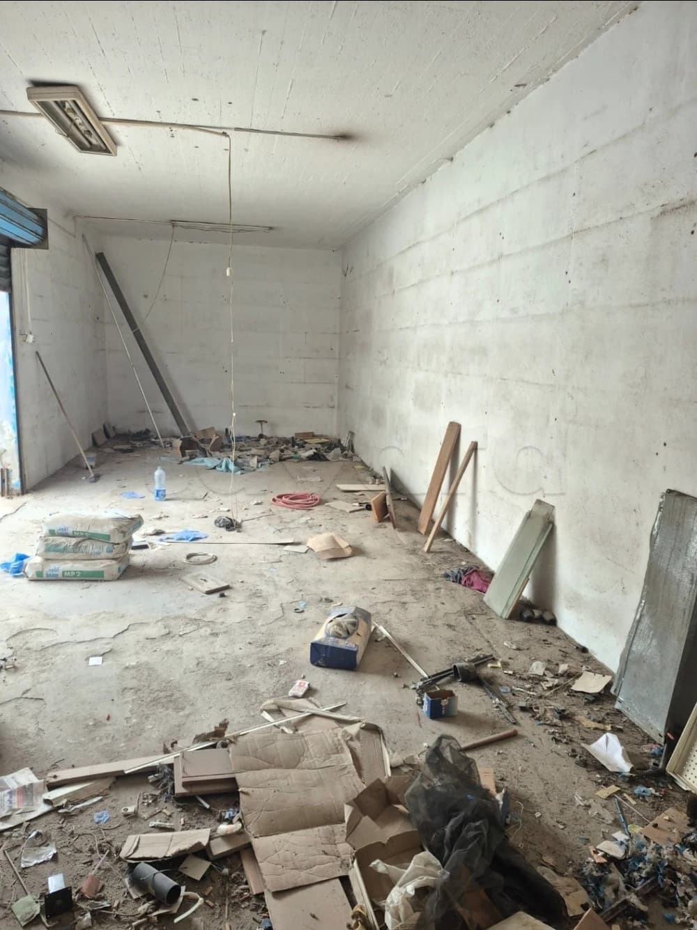 A louer local commercial ariana rue mostpha mohsen