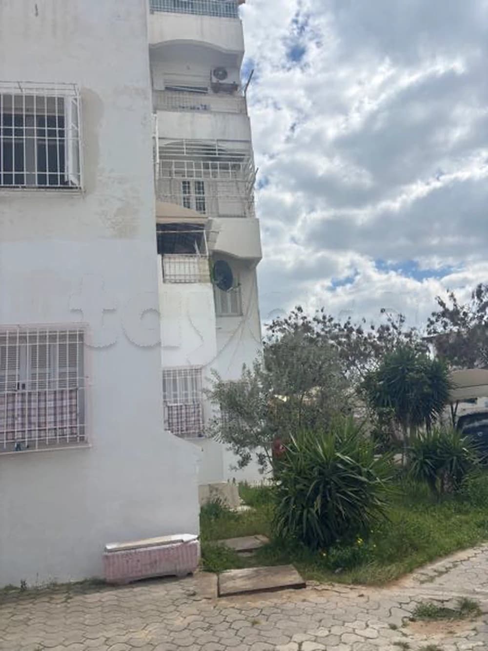 🔥 À vendre – Appartement S+3 spacieux et lumineux 2 eme étage 