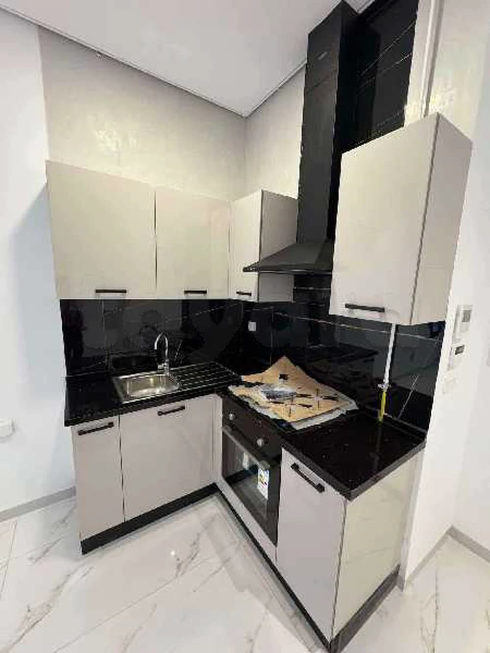 ENNASR 2 : APPARTEMENT S+1 À LOUER 