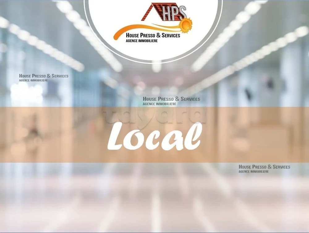 Local  260 m² à Akouda