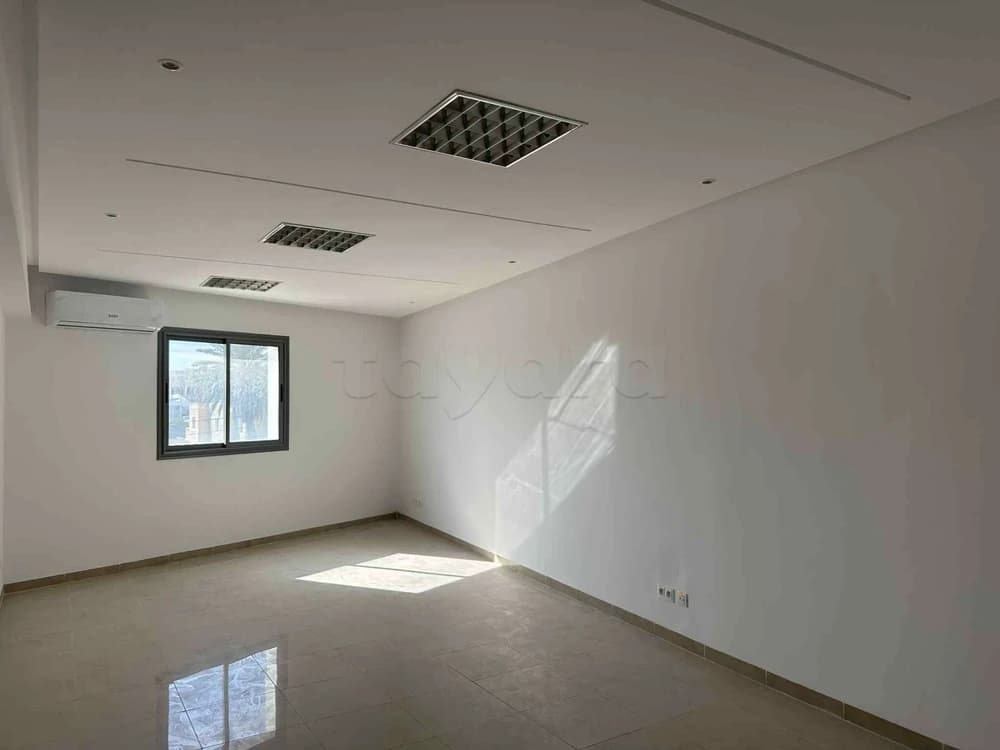 𝐔𝐧 𝐬𝐩𝐚𝐜𝐢𝐞𝐮𝐱 𝐁𝐮𝐫𝐞𝐚𝐮 𝐀+𝟐 #Neuf 𝐞𝐧 𝐥𝐨𝐜𝐚𝐭𝐢𝐨𝐧 à #Hammam 𝐒𝐨𝐮𝐬𝐬𝐞